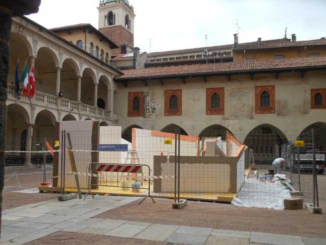 Broletto costuzione labirinto