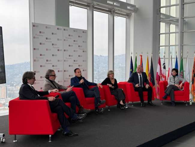 FOTO CONFERENZA