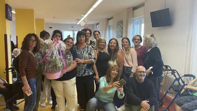 Immagine festeggiamenti a Momo