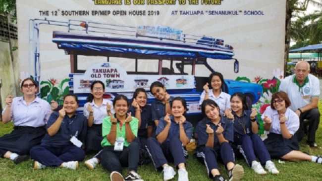 Intercultura Elena in Thailandia scuola