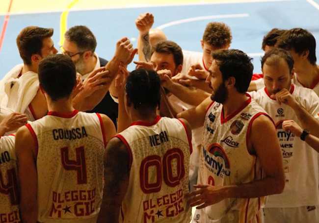 Oleggio Magic gruppo spalle