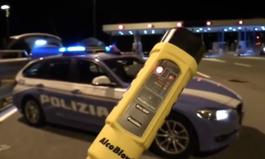 Polizia controlli strada notte