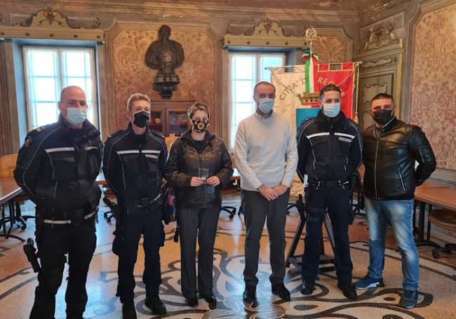 Trecate gradi agenti pl