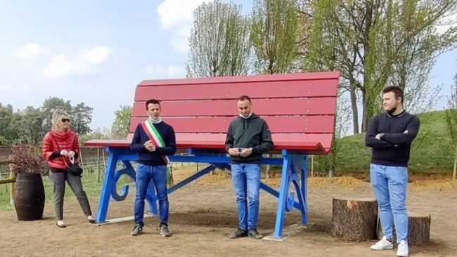 barengo anniv panchina gigante