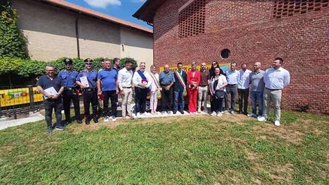 barengo posteggio e defibrillatore