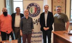 binatti polizia incontro