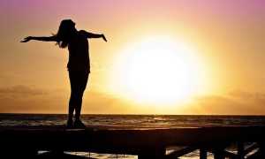 donna tramonto alba