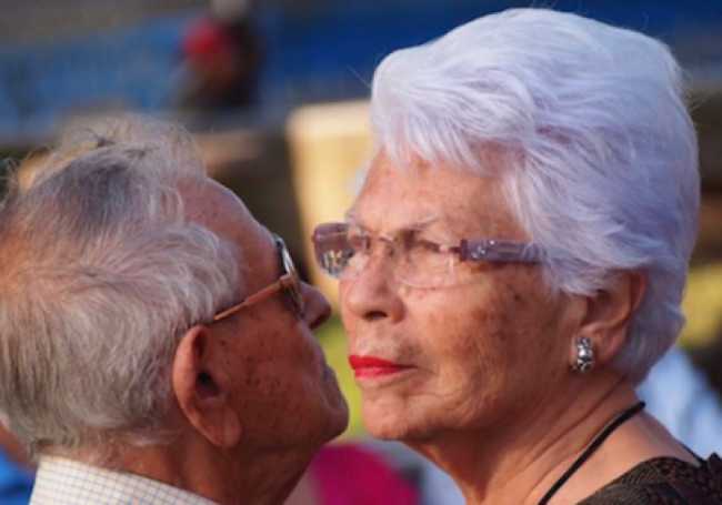 estate insieme anziani