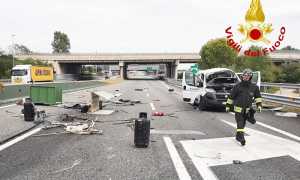 furgone autostrada incidente novara 21