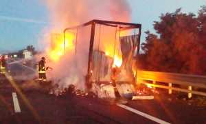 incendio furgone a4 ago 17