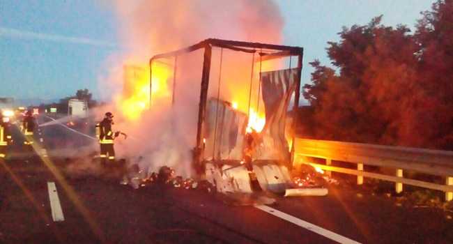 incendio furgone a4 ago 17