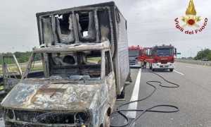 incendio mezzo autostrada