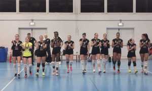 issa squadra applausi