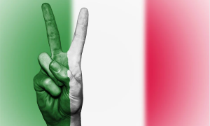 italia vittoria dita