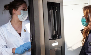 mascherine muro donne