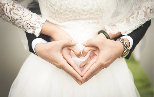 matrimonio mani cuore