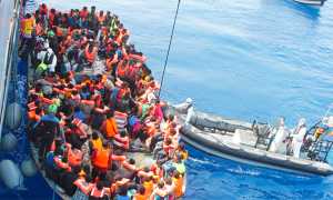 migranti barca mare
