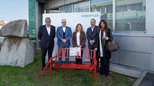 momo shaeffler panchina rossa