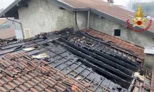 oleggio incendio tetto