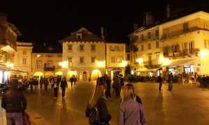 piazza mercato notte.jpg