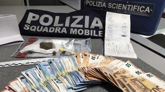 polizia spaccio arresto no