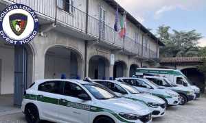 trecate polizia locale auto cortile