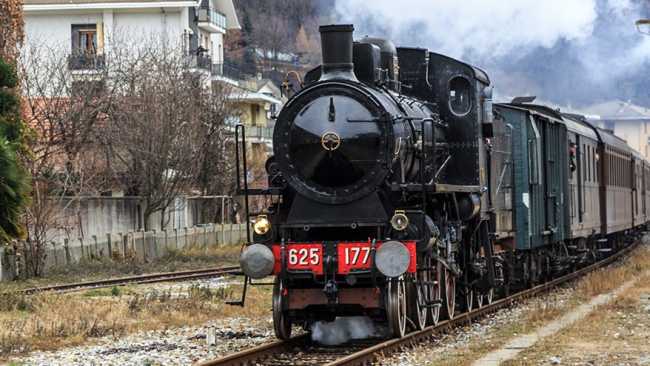 treno storico novara varallo