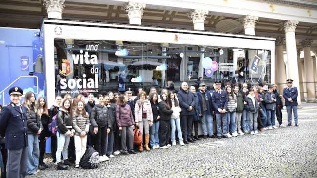 una vita da social 25