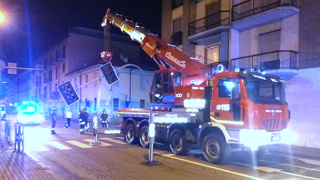 semaforo pericolante