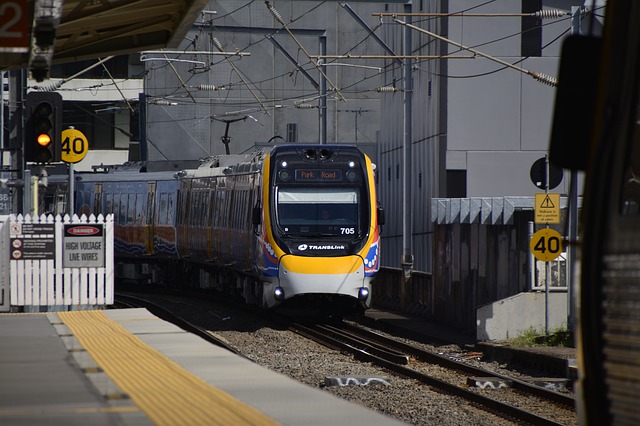 train 3066556 640
