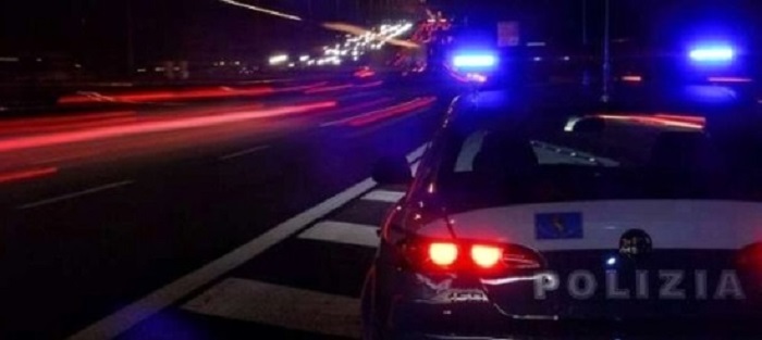 Rissa in piazza di notte a Biella: un ferito