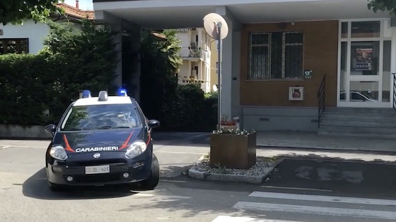 Arresto per violazione divieto avvicinamento: aveva braccialetto elettronico