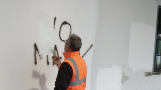 oleggio pittura scritte