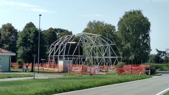 cameri campo coperto