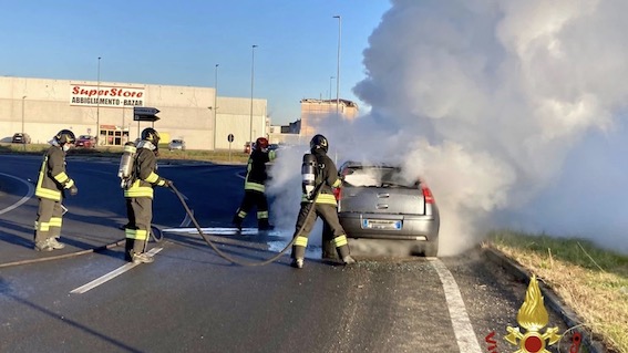 bellinzago incendio ss32 2