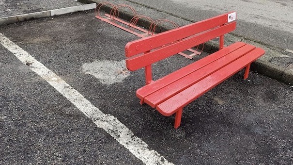 thumbnail trecate panchina rossa