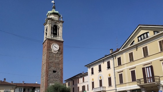 oleggio piazza martiri 2