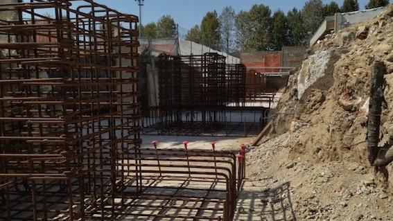 trecate lavori palazzetto continuano