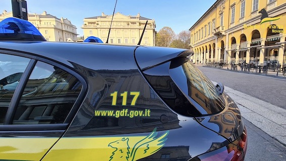 guardia finanza novara foto 1