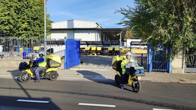 portalettere moto foto