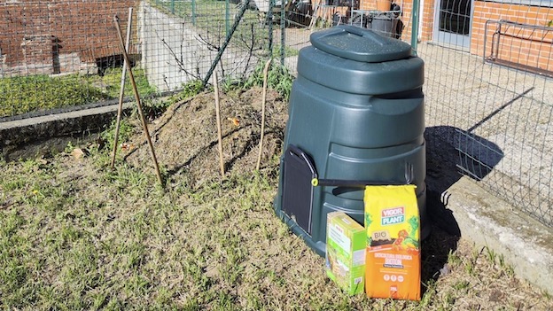 briona compostiera scuola