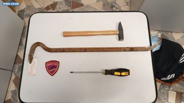 foto arnesi atti allo scasso