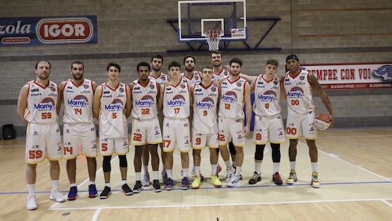 oleggio m basket foto squadra 2