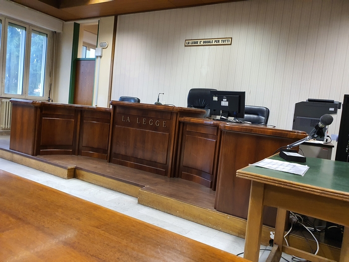 Al via il processo del postino assenteista e del medico che gli prescrisse la mutua