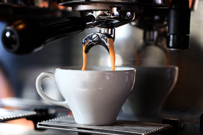 Novità sul caffè: la reinvenzione del «bar» in Svizzera