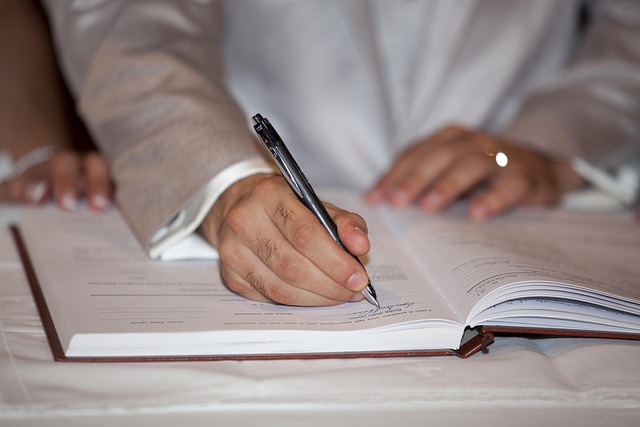 signature 2743370 640