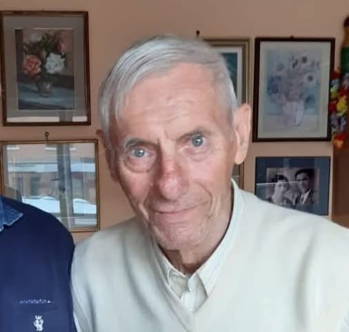 La maglia del Verbania sul feretro nell'addio al capitano Gianini